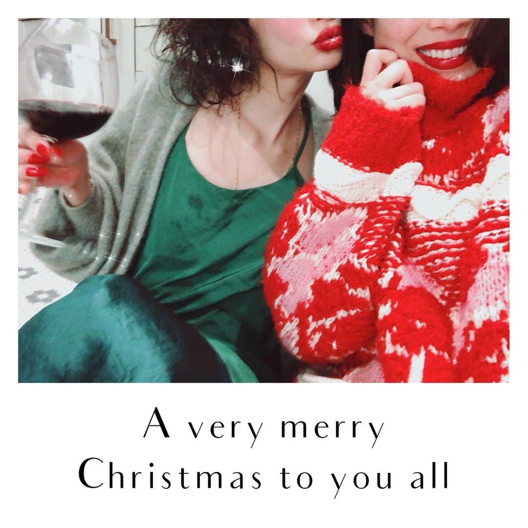 RisaWisteriaのインスタグラム：「. しあわせくりすます❤️❤️❤️ . . #christmas#holiday#happyholidays#merrychristmas」