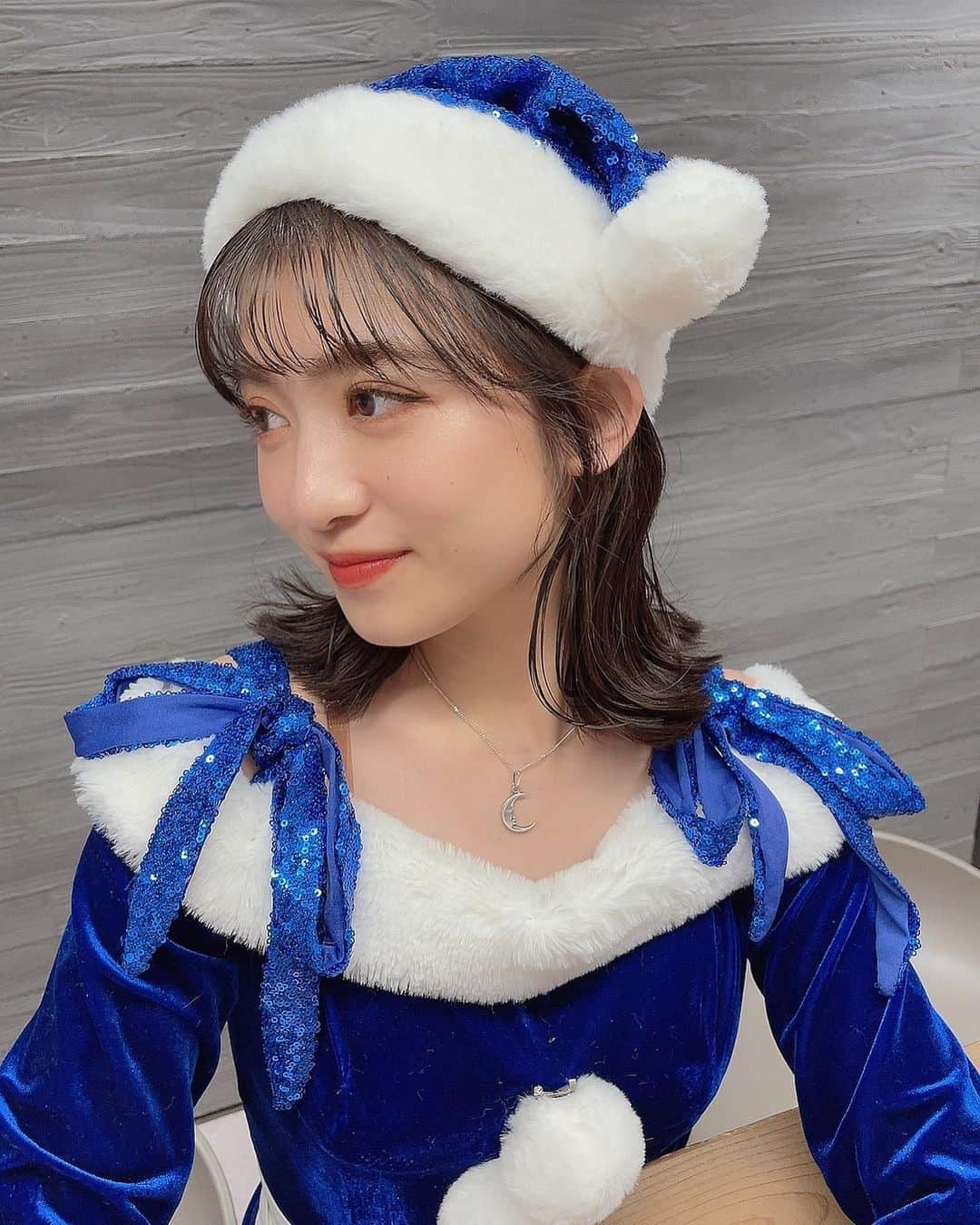 新井ひとみさんのインスタグラム写真 - (新井ひとみInstagram)「メリークリスマス🎅2021  #女子流　#新井ひとみ　#スタイル　  #コーディネート　#コーデ　　#日本　 #クリスマス　#コスプレ　#サンタ　#東京　　#style  #ootd #ootdfashion #ootdstyle #Japan #tokyo #tokyogirl #좋아요환영　#데일리룩　#오오티디　#패션스타그램　#每日穿搭　#日系穿搭」12月26日 0時05分 - hitomi_tokyogirlsstyle