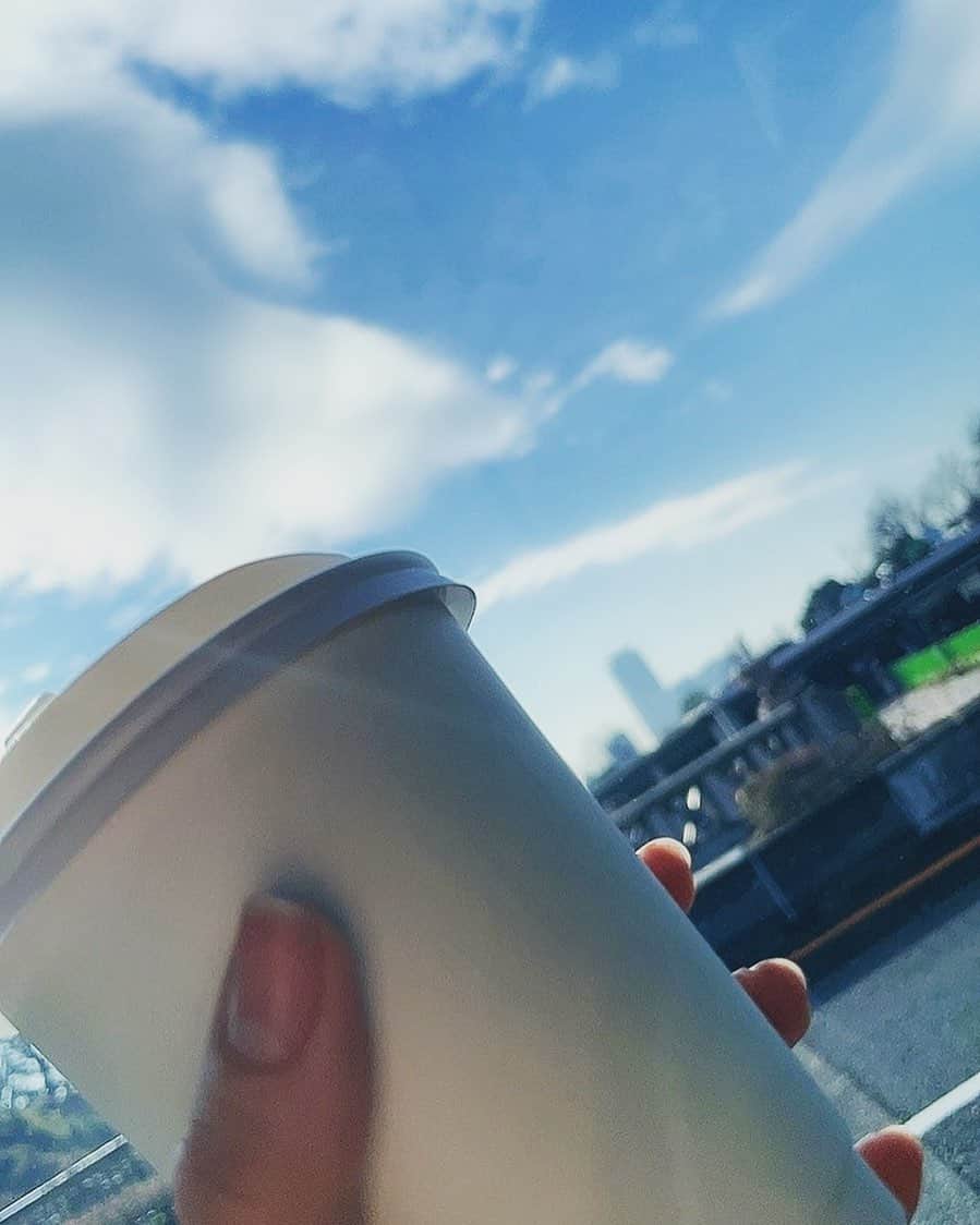 桜井あゆのインスタグラム：「アベック多いね。 メリークリスマス。 あ、過ぎてたわ。」