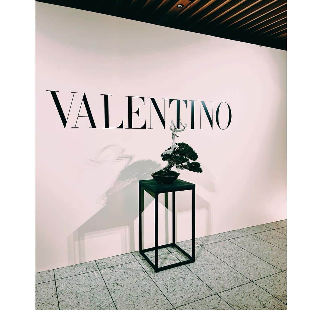 ななぴさんのインスタグラム写真 - (ななぴInstagram)「先日VALENTINOの講談を見に行った時のコーデ❤︎ はじめての講談とっても面白かった…！！☺️✨  #valentino #valentinobag #ヴァレンティノ　#ニット　#コーデ　#ブーツ　#私服　#ヴァレンティノコーデ」12月26日 0時22分 - __nanapgram__