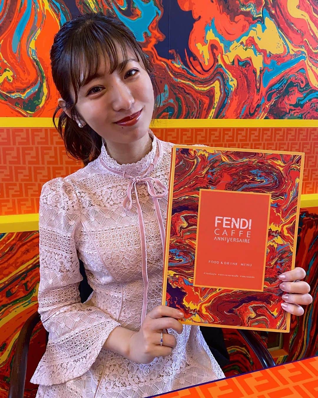 のインスタグラム：「🧡 . きのうの思い出投稿☕️ イマドキな映えスポットに おめかしして行ってみた🌟 . #fendi #fendicafe #クリスマス #ランチ #表参道カフェ #クリスマスランチ」