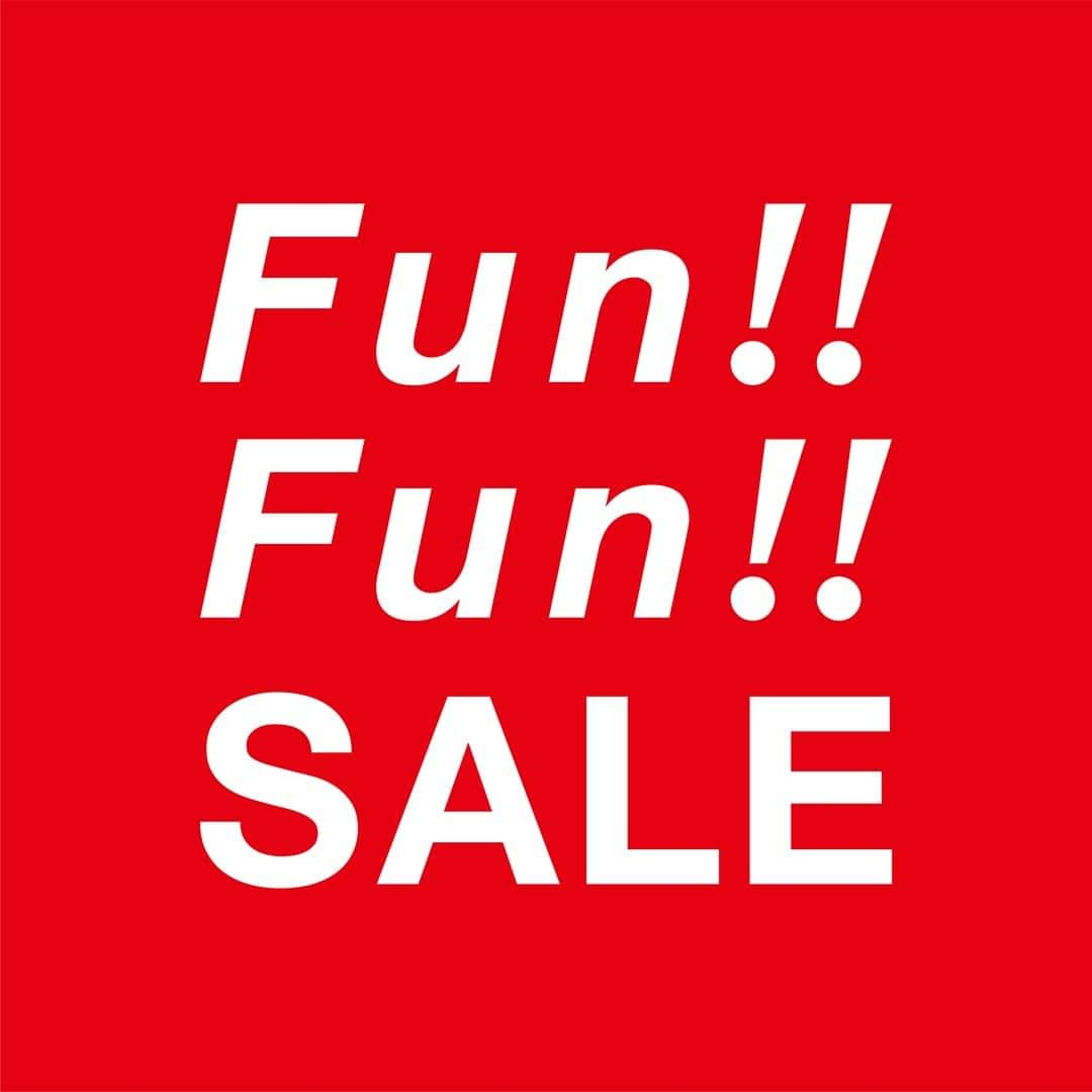 Francfrancさんのインスタグラム写真 - (FrancfrancInstagram)「【Fun!Fun!SALE】 メイクタイムも楽しくなるピンクカラーのLEDミラーのご紹介です！  ＼大人気のLEDミラーもセール価格になりました📢／  縦にも横にも使えるライトつきの卓上ミラーは、女性らしいラウンドのデザインです💗 LEDライトで細かいところまでチェックできるので、毎日のメイクも楽しくできます。  オーガナイザー付きのLEDミラーは、コスメやメイク小物をすっきり収納できます💗 見た目にも可愛らしいマットピンクカラーがお部屋の印象をグッと明るくしてくれます。  LEDライトは長押しで調光ができるので、お部屋の明るさやお肌のトーンに合わせて明るさを調節が可能です！  ルチオ　ブライトニングミラーオーバルS　ピンク　￥2,000（税込）→1,400（税込） ラミラ　LEDオーガナイザー付きセパレート　ピンク　￥2,000（税込）→1,400（税込）  #francfranc #フランフラン  #francfrancのある生活　 #ミラー #LEDミラー #鏡 #ミラーライト #ハリウッドミラー #女優ミラー #メイク #雑貨 #生活雑貨 #インテリア雑貨 #インテリア #ドレッサー #メイクミラー #コスメ #メイクアップ #お化粧 #置き鏡 #小物入れ #収納 #コスメ収納 #オーガナイザー #インテリアコーディネート #セール #セールアイテム #おうち時間 #おうち時間を楽しむ #おうち時間を楽しもう」12月26日 8時00分 - francfranc_official