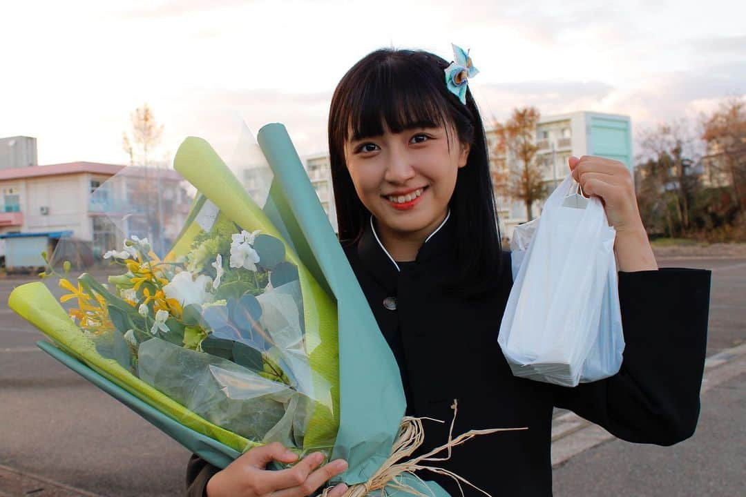 小見山沙空さんのインスタグラム写真 - (小見山沙空Instagram)「嗚呼！NGT48らーめん部 小見山沙空卒業スペシャルそして、年内放送が終わりました🥺ほんとにらーめん部で勉強させていただいたことが沢山あって、食リポやロケや初めてのことを沢山勉強させていただけて、すごく感謝しています！そして、すっごく楽しかったです✌️✌️  NGT48、らーめん部どちらも卒業してしまいますが、、、 個人的にらーめん部として、たくさんこれからもらーめんを食べに行きたいと思います！  本当にありがとうございました！ #ngt48らーめん部 #らーめん #ngt48 #アイドル」12月26日 12時28分 - sara.komiyama727