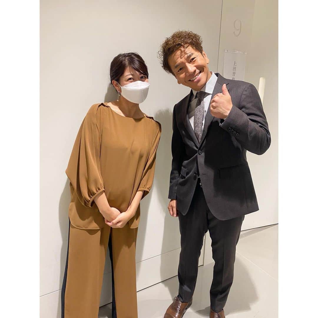 森麻季のインスタグラム：「Going!繋がりで連続投稿  安定期に入った頃、#上田晋也 さんと楽屋前でお会いできました」