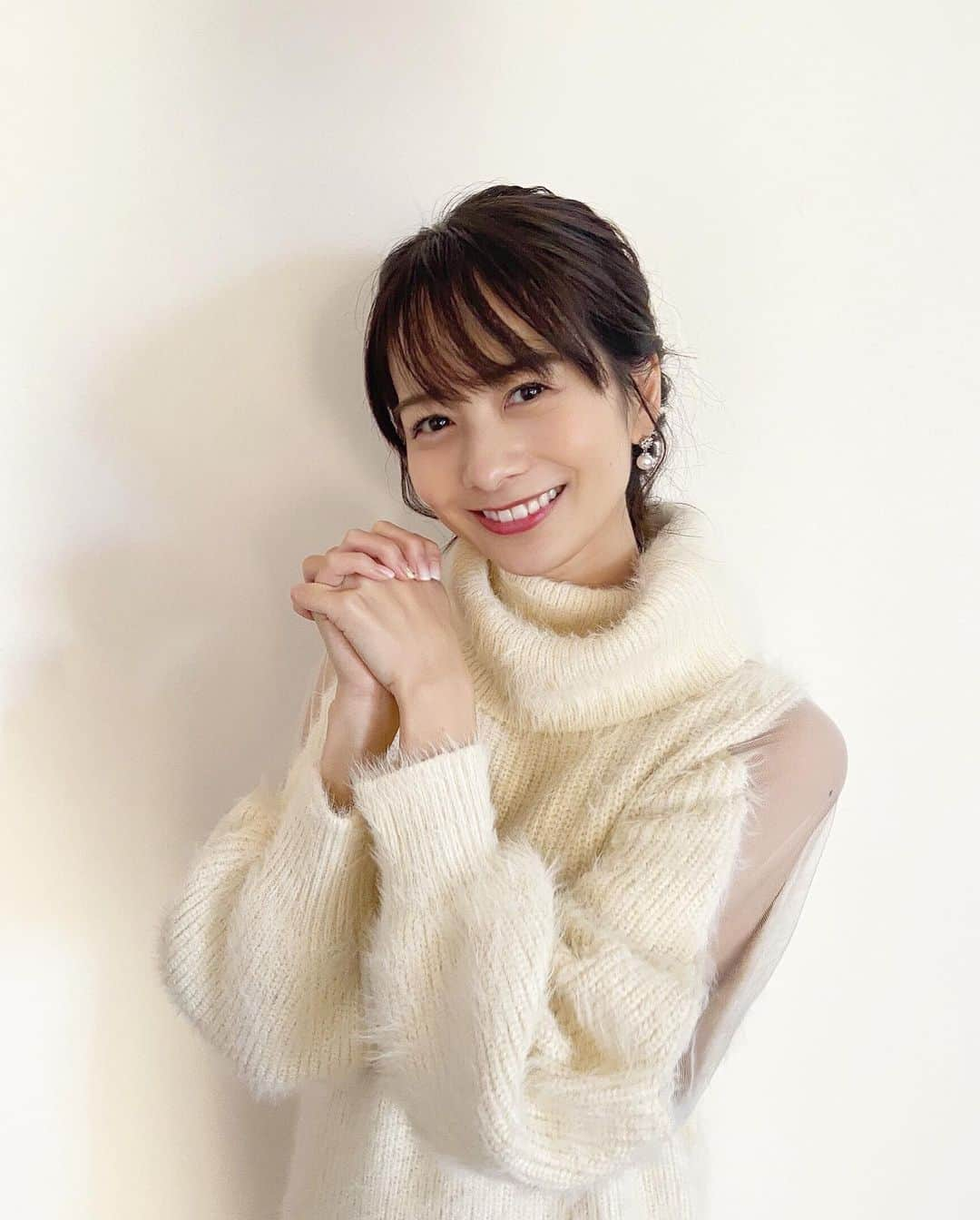 高見侑里さんのインスタグラム写真 - (高見侑里Instagram)「◡̈♥︎ いよいよ今日12/26(日)は有馬記念 ✨  #サンケイスポーツ さんで、ありがたいことに毎年恒例の#柴田阿弥 ちゃんと、今年は#皆藤愛子 さんの予想も掲載されています☺️  有馬記念、楽しみましょう🏇🤎 * ワンピース...#saisondepapillon ピアス...#taocollection」12月26日 14時01分 - yuri_takami_official