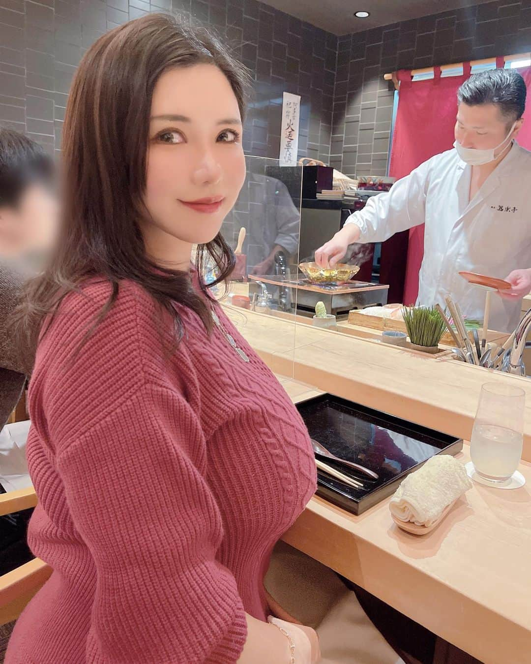 沖田杏梨さんのインスタグラム写真 - (沖田杏梨Instagram)「For Christmas dinner, I went to the one of the most delicious Kaiseki Cuisine (a traditional Japanese dish) I had in Tokyo. Especially the crab!! Maybe it was the most delicious one I have ever had in my life😻 The tast was true GOOD👍  クリスマスディナーにで行った懐石料理は都内で今まででの中で一二を争うほど美味しかった💦特に蟹！🦀人生で1番美味しったかも😻  #銀座器楽亭 #器楽亭 #懐石料理 #割烹料理 #蟹料理  #kappocuisine #kaisekicuisine #crab」12月26日 14時05分 - anri_okita