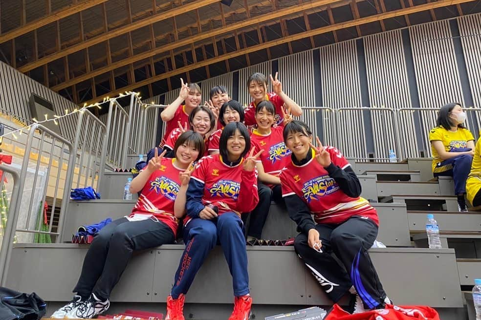 入澤まいさんのインスタグラム写真 - (入澤まいInstagram)「❤️💙💛 . ファンフェスタ in所沢 に参加させていただきました💪🏻 . . 会場まで足を運んでくださった皆様、 配信を見てくださった皆様、 本当にありがとうございました🙇🏻‍♀️🙇🏻‍♀️ . #ファンフェスタ2021🔴🔵🟡 #20211226🏐🐰」12月27日 0時30分 - mai_irisawa_0602