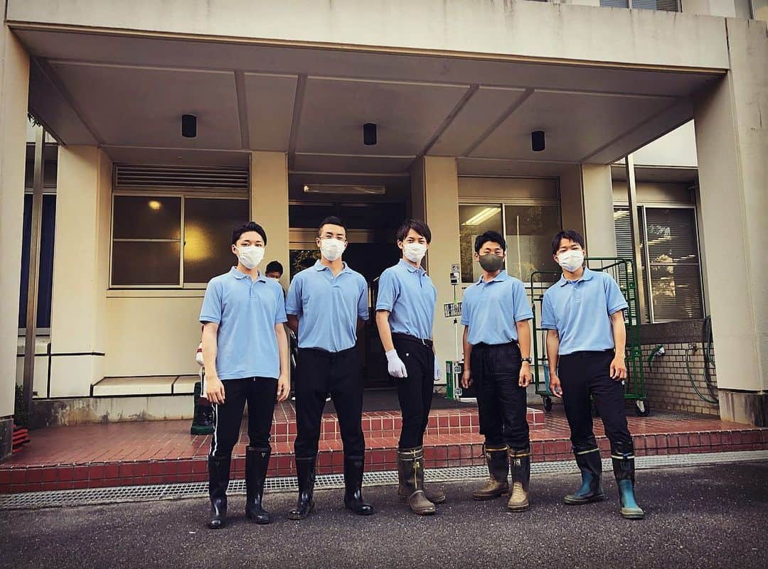 佐伯恵太のインスタグラム：「NHK土曜ドラマ「風の向こうへ駆け抜けろ」前編・後編の放送が終了しました。観てくださった皆さん、ありがとうございました！  今回、同期の騎手役としての出演、そしてスタッフとしても参加し、たくさんの貴重な経験をさせていただくことが出来ました。2022年も俳優として嬉しいお知らせがたくさん出来るよう、頑張る所存です！ #風の向こうへ駆け抜けろ #風駆け」