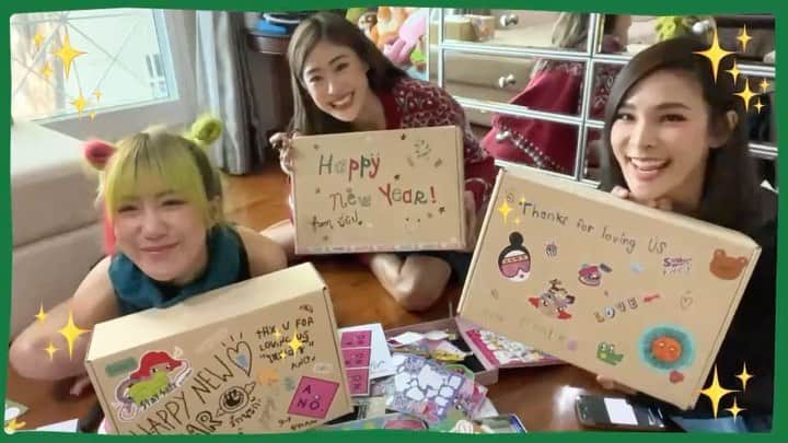 のインスタグラム：「😁 มาแล้วจ้า~ กล่องสุ่มจากไหนเล่าซิ๊! 😆❤️🎁🎄ไม่ต้องจ่าย เดี๋ยวเราแจกให้ 🤟🏽แค่เข้าไปดู แล้วคอมเม้นมา ตามกติกาในคลิป ใครได้ไปอย่าลืมมาโชว์น้า >~< 🌟」