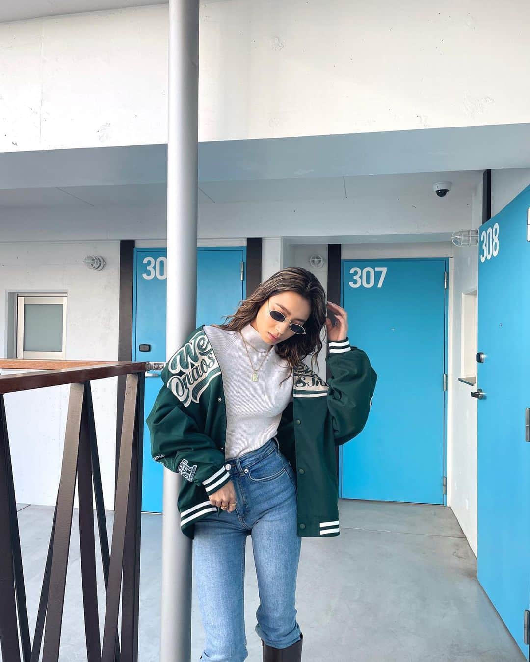 のインスタグラム：「あなのブランドのアウターにサングラス🕶💕 @honeybutternine   #ootd#fashion#153cmコーデ」