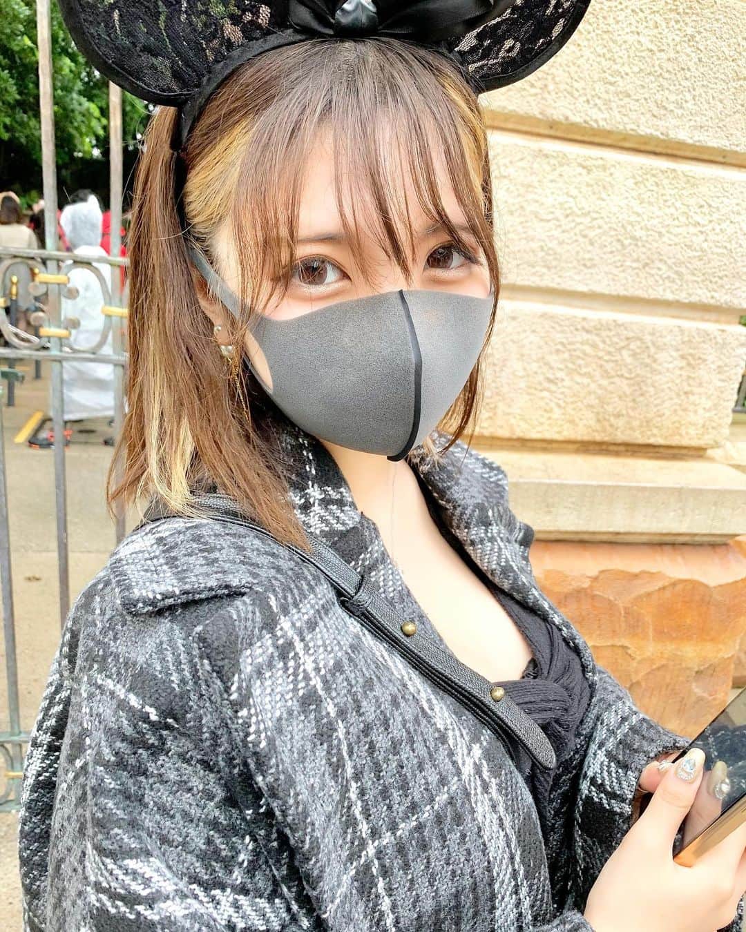 ゆーちゃんさんのインスタグラム写真 - (ゆーちゃんInstagram)「この2年、本当にマスクの写真ばっかり‪.ᐟ‪.ᐟ 大切な人を守るためには仕方ないね！  おかげで何度検査しても陰性  まだ一度もコロナにかかってません◎   #過去pic #ディズニー#ノーマルカメラ」12月26日 20時27分 - yurina_era999