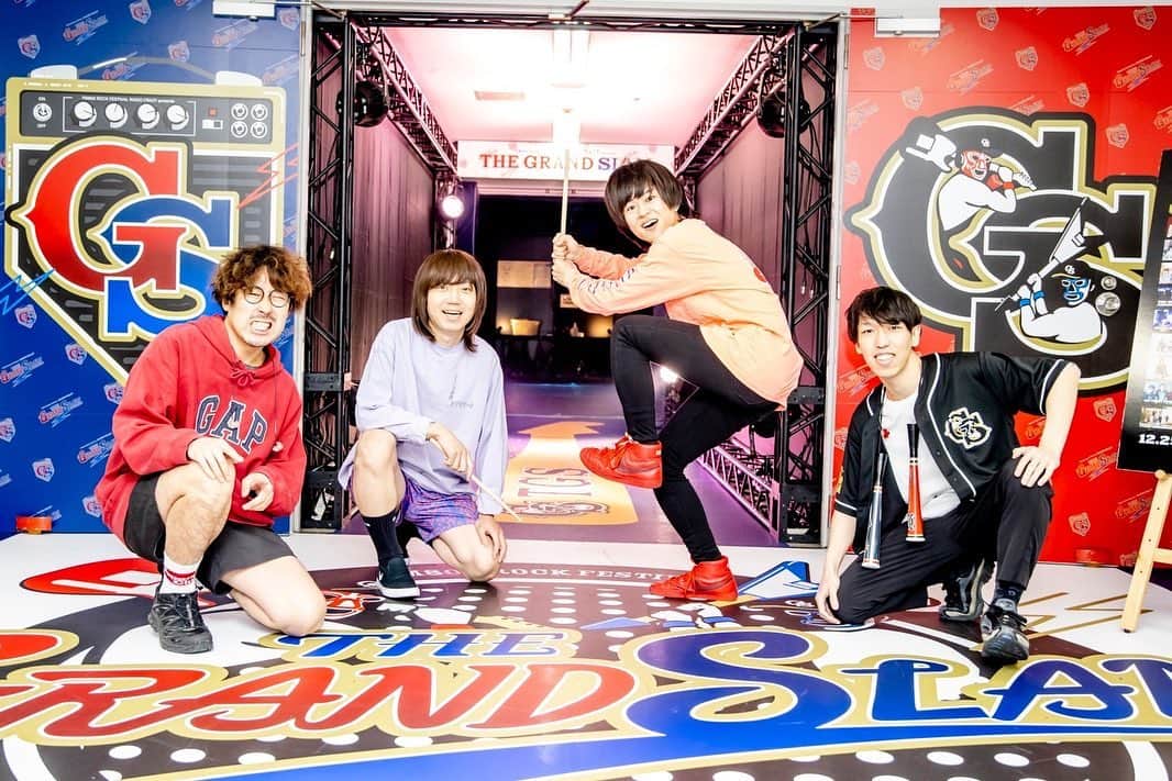 ヤマサキセイヤのインスタグラム：「レディクレ  グランドスラム #レディクレGS 京セラドームて！！！ 壮観だった… GALAXYのライト演出にウルっときたわ！！！またいつか五人で立ってみたいもんですな！京セラよ！！！ ありがとうございました！！！ ウルフルズのステージにもスカパラのステージにも上げてもろて、うれしたのしでした✨ 写真 @vizkage  #キュウソネコカミ」