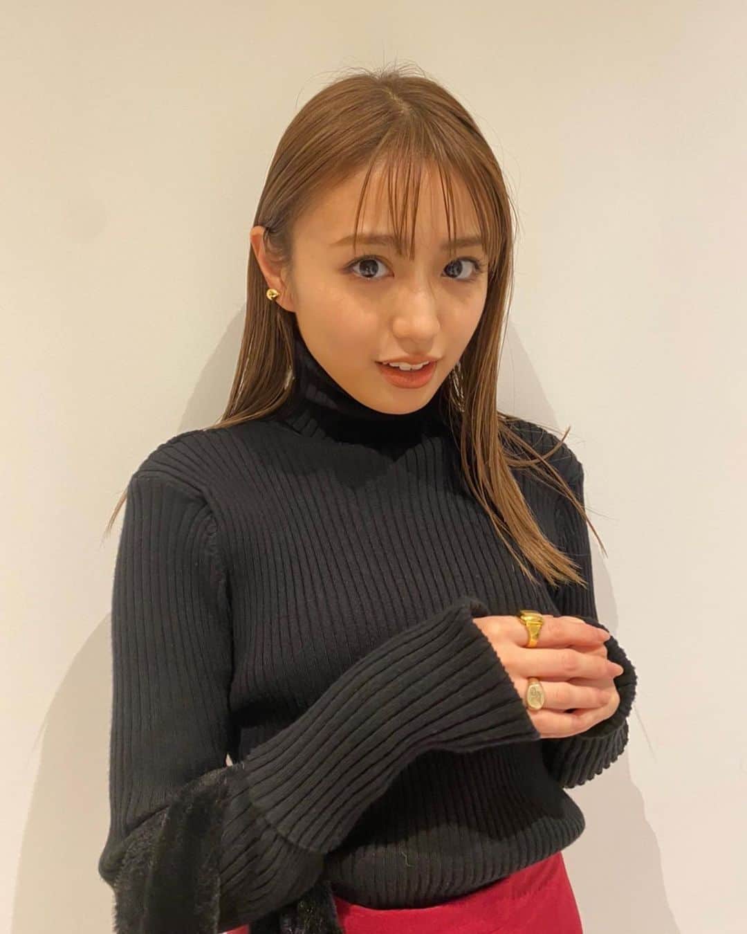香音さんのインスタグラム写真 - (香音Instagram)「最近はずっとゴールドアクセサリーです☺︎☺︎」12月26日 21時09分 - kanon420_official