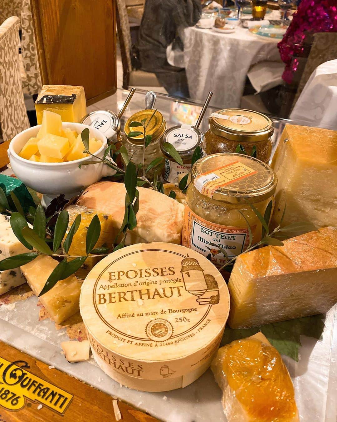 峯岸みなみのインスタグラム：「チーズ大好き🧀」