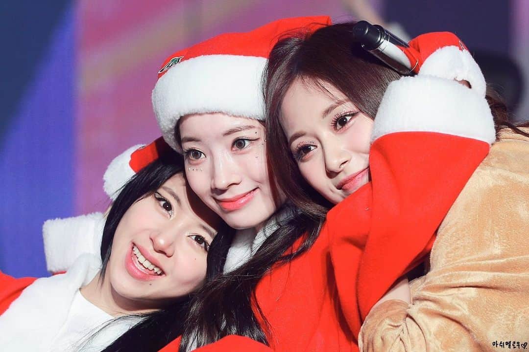 チェヨンのインスタグラム：「211226 TWICE 4TH WORLD TOUR Ⅲ in SEOUL #chaeyoung #채영 #twice #트와이스 #prettyrapstarchaeyoung #concert #tour#worldtour #twice4thworldtour」