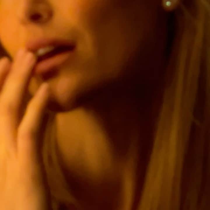 バー・ラファエリのインスタグラム：「💋」