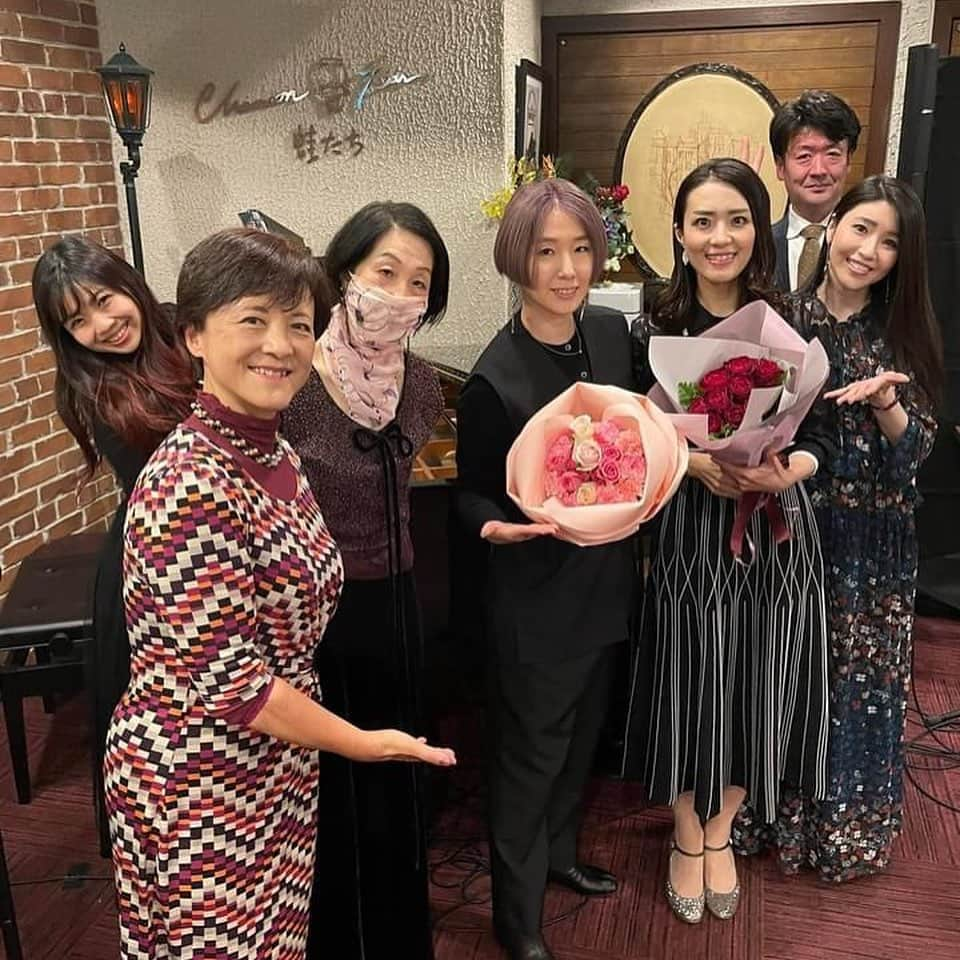 沢希理寿さんのインスタグラム写真 - (沢希理寿Instagram)「11月はお誕生日の月だったので皆様にお祝いしていただきました😭✨ わたしは幸せ者だなと実感した1ヶ月でした🥰💕  素敵な一年にしたいと思います☺️  今月のスケジュールをお知らせさせていただきます！  ⭐️12/7  ウナカンツォーネ 1st19:30〜　2nd21:00〜  ⭐️12/15 銀座バーブラ  1st：19:00〜19:50 2nd：20:30〜21:20 3rd：22:00〜22:50  ⭐️12/16 新宿kuwa 1st 19:20〜　2nd 20:30 〜  ⭐️12/18 水戸常陽藝文センター 「クリスマスシャンソンコンサート」 17：00〜  ⭐️12/20  蛙たち 1st  19:00〜  ⭐️12/21  銀座ボンボン 1st19:30〜　2nd21:00〜  ⭐️12/23  ウナカンツォーネ 1st 19:30〜　2nd 21:00〜  ⭐️12/26  南三陸町ベイサイドアリーナ文化交流ホール 「南三陸エンターテイメントショーvol.2」 14:40開場　15:00開演　17:00終演予  2021年の歌い納めは南三陸町です😊  みんなで盛り上がって2021年を悔いなく締めくくりたいと思います。  是非宜しくお願い致します🙇‍♀️  #シャンソン#Live#蛙たち#ウナカンツォーネ#銀座バーブラ #銀座ボンボン#南三陸町#常陽藝文センター  #劉玉瑛#姫子#松城ゆきの#安達由美#薮内彩奈#白鳥光夏 #五十嵐志保美」12月3日 13時35分 - rizu_sawaki