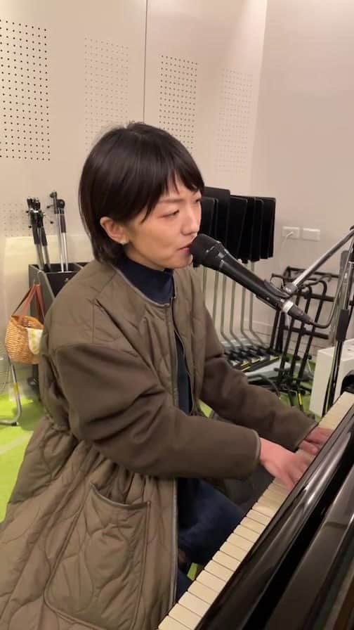 熊木杏里のインスタグラム：「12/12 大手町三井ホールにてライブ開催！ アーカイブ配信も！」