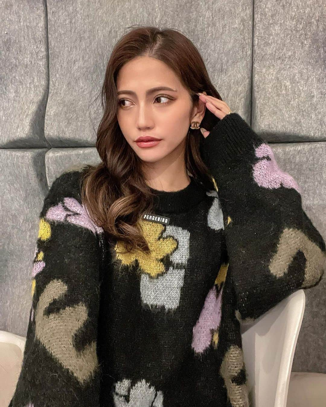 Marika Kajiwaraさんのインスタグラム写真 - (Marika KajiwaraInstagram)「このニットみんなに褒められる🧶 ＊ knit... @peacebird_official ......... @peacebird_jp ＊ 最近ここのお洋服ばっかりなんだ❤︎ 丈が長めのニットを ワンピみたいに着るの好き〜🤤❤︎ ＊ ＊ ＊ #ニット #ブーツ #ニットコーデ #コーデ #低身長コーデ #154cmコーデ #154cm #like #code #outfit」12月3日 18時50分 - marika__kw