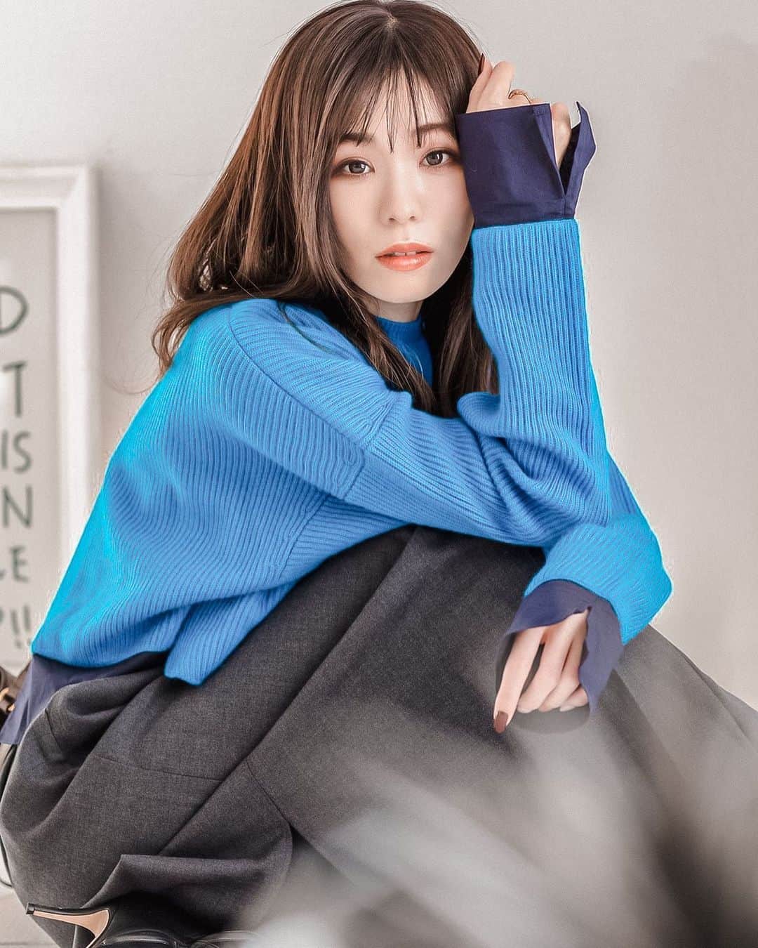 SHIORIのインスタグラム：「✔︎📸 . . . . 突然寒くなって冬眠したい。 . . . 久しぶりに作品撮りしたいなぁ...💭 . . . .  #model #kyoto #japan_photo_now #tokyocameraclub #portrait_perfection #japan #イメージ #ポートレート #撮影 #作品撮り #モデル #被写体 #ポートレート部 #ポートレート女子 #ポートレートモデル #カメラ #ガール #ポトレ #東京カメラ部  #写真撮ってる人と繋がりたい #写真好きな人と繋がりたい #メイク #ヘアメイク #ファインダー越しの私の世界 #京都」