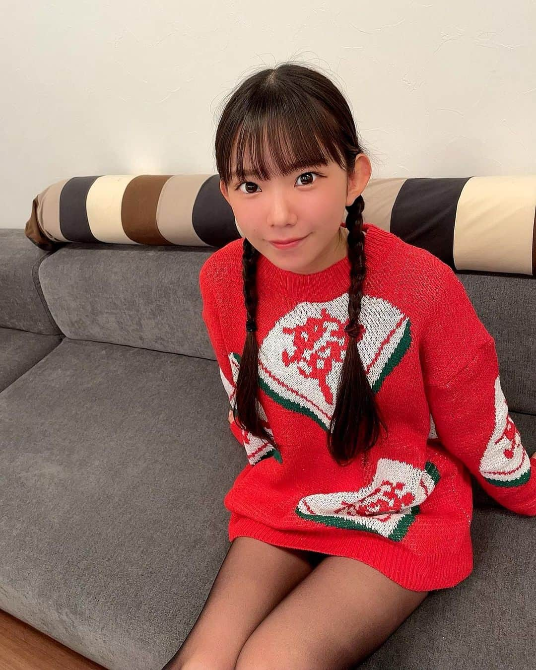 長澤茉里奈さんのインスタグラム写真 - (長澤茉里奈Instagram)「麻雀柄ニット 発🀄️おきにいり🥰🥰 #麻雀 #麻雀グッズ #麻雀女子 #Mリーグすごいね #推しチーム決められん」12月3日 19時05分 - marinanagasawa1008