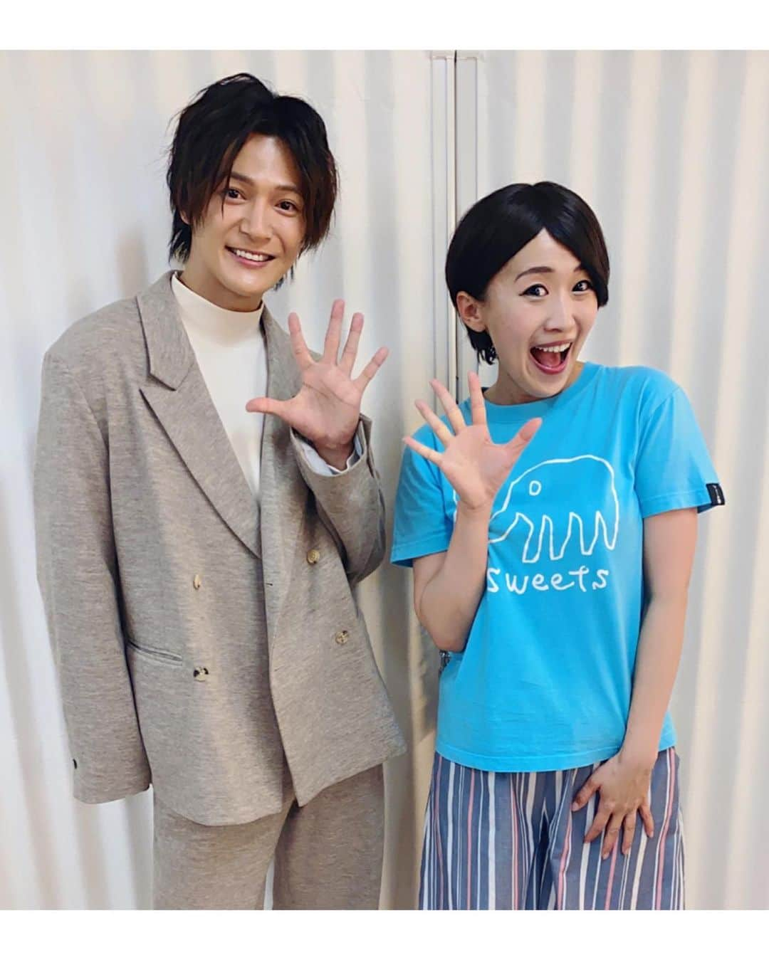 沙羅さんのインスタグラム写真 - (沙羅Instagram)「ホリNS水曜祭2021 の思ひ出🥳🎤✨ 観に来てくれたみなさん本当に感謝です🍀 沙羅うちわ、作ってきてくれたさらっぱーの方‼️ I love you🥰❤️笑 ⁡ オリンピック閉会式でも歌われた #ソプラニスタ の #岡本知高 さん AKB48 元メンバーであり 私のめちゃくちゃタイプな #宮澤佐江 さま🥰❤️ 歌もダンスもヤバうまでかっこいい😳❤️❤️  お顔が小型ファンと同じ小ささの #荻野由佳 ちゃん🌻 聡明で透明な #岡部麟 ちゃん🌸 元気印ゴルフ女子 #山内鈴蘭 ちゃん⛳️ クールビューティー #岩田華怜 ちゃん👩 #とにかくみんな可愛すぎる🥳 アイドルって尊いなぁ。。。💃✨  コロッケさんとも繋がりが深い イケメン俳優の #上田堪大 くん✨ あいかわらず歌うますぎる #ハリウリサ🦍 #今日は笑いとかじゃないです #歌いに来てるんで。と😳 #やかましわー‼️笑 #沙羅 は今回は歌まねやりました！ #椎名林檎 さんの #罪と罰 #SPEED の #White Love❄️を4人とも #広末涼子 さんの #MajiでKoiする5秒前 #せなちゃんたいせいくん西尾さん #楽しい思い出ありがとう🥳❤️❤️🍀 #大好きよ😘 みなさま今後とも #ホリプロ をよろしくお願いします🥳！！」12月3日 20時44分 - sarapika128