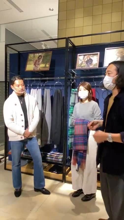 高田朋佳のインスタグラム：「@johnstonsofelgin.jp @british_made  #プレゼント #ギフト #クリスマスギフト」