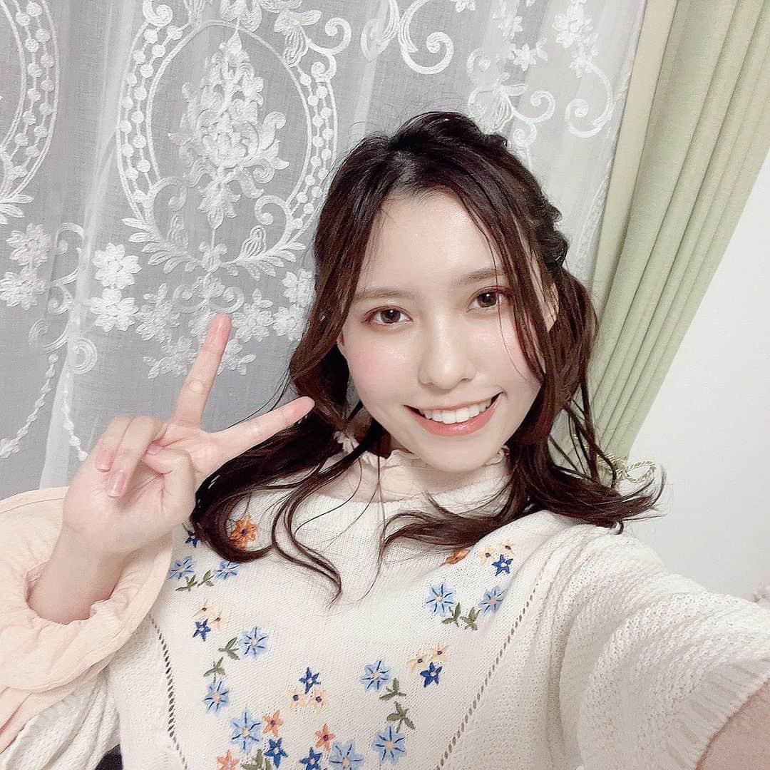 のインスタグラム：「ひさしぶりの自撮り💕 おやすみなさーい！！  #春名風花 #自撮り #ヘアアレンジ #お気に入り」