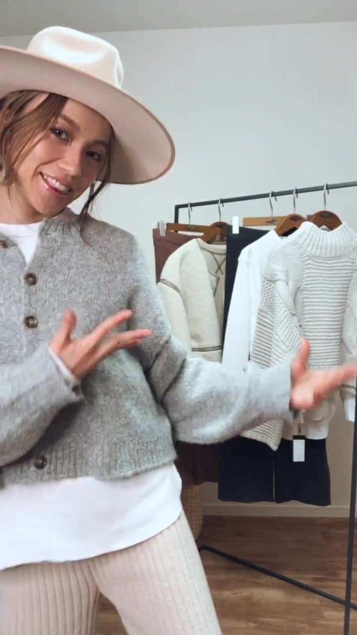 のインスタグラム：「明日の20:00~ご予約受付中♩¨̮⑅*詳しくはオンラインストアをチェックしてね✌️」