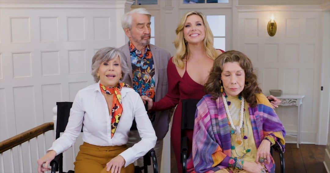 ジューン・ダイアン・ラファエルのインスタグラム：「Watch me and my beautifully dysfunctional Grace & Frankie family @JaneFonda, Lily Tomlin and Sam Waterston bicker while agreeing on one thing - the need to support @GreenpeaceUSA in their fight to protect our planet! Please donate what you can to support their critical work to combat the climate crisis and preserve our beautiful oceans and forests around the world. Visit www.greenpeace.org/usa to learn more and make your gift! @GraceandFrankie」
