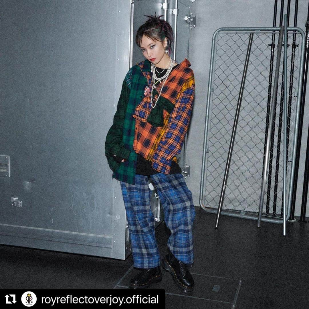 LiSAさんのインスタグラム写真 - (LiSAInstagram)「#Repost @royreflectoverjoy.official with @make_repost ・・・ NEW COLLECTION  12/6(mon)12:00〜START. coming soon…  #royreflectoverjoy #lisaolive  #lisa」12月4日 10時50分 - xlisa_olivex