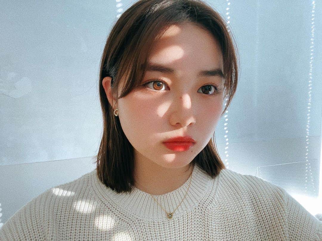 箭内夢菜のインスタグラム：「YouTube撮影の日 シャッターの間から射す太陽が綺麗で遊んでた🌞 YouTubeみてね」