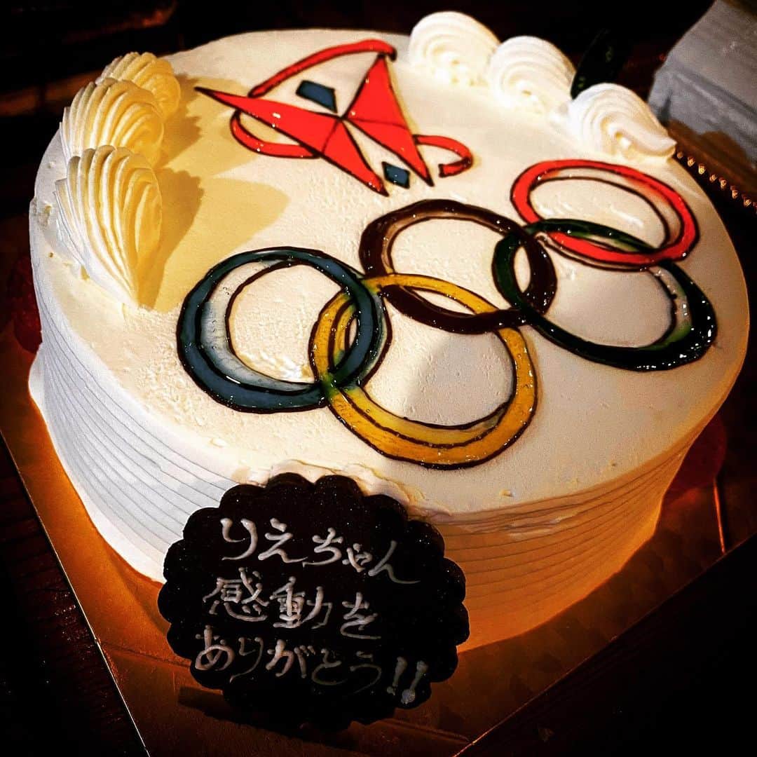 松原梨恵のインスタグラム：「🔵🟡⚫️🟢🔴 × 🦋  コラボレーション🤩🎂✨  #ケーキ入刀 #世界新体操」