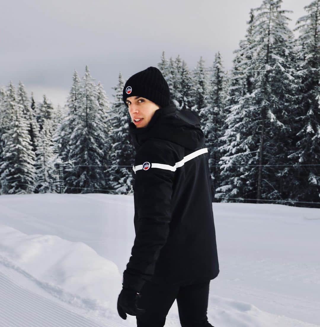 ルイ・トーロンのインスタグラム：「F U S A L P 🇫🇷 Équipez vous en @fusalp pour un maximum de confort et d’élégance cet hiver ❄️ #fusalp #courchevel #ski #hiver」