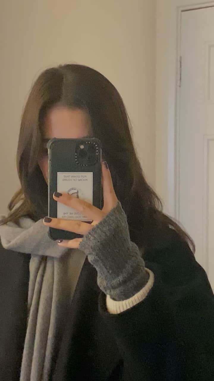 青山ケイトのインスタグラム：「bundled up」