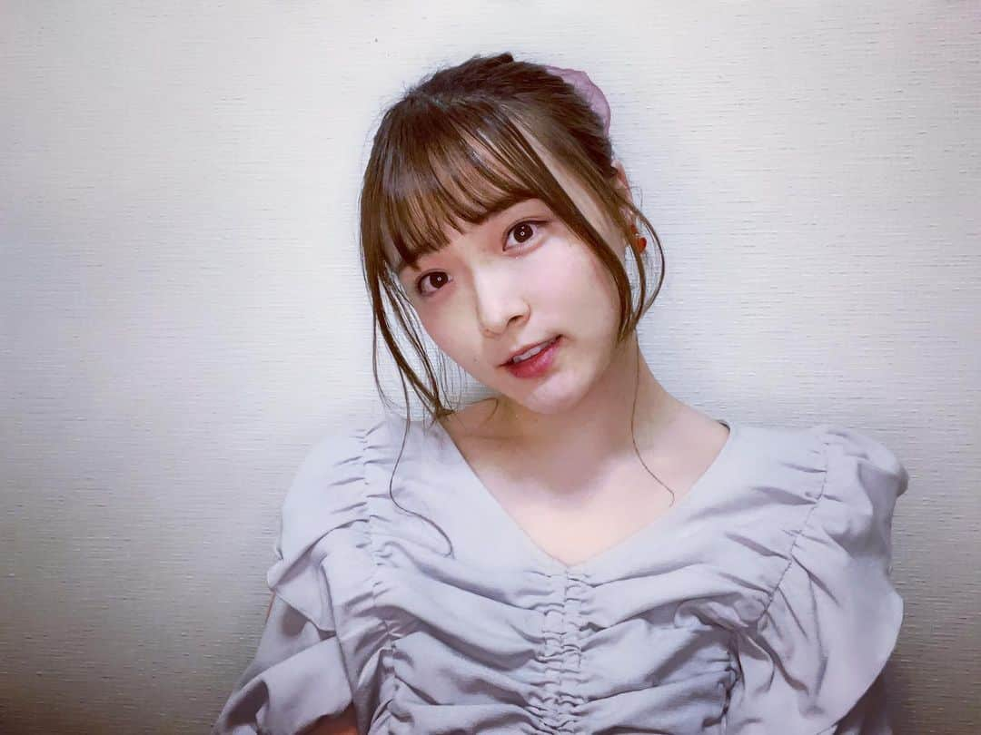 大森美優のインスタグラム：「普段の私服では、なかなかしない格好をしてみたよ〜🎀きゃー‼︎🙀 このシリーズ次に続くか分からないけど、、、とりあえず見てくれてありがとうございます😂✨ #イメチェン  #イメチェンごっこ  #完結  #かも ？😂」