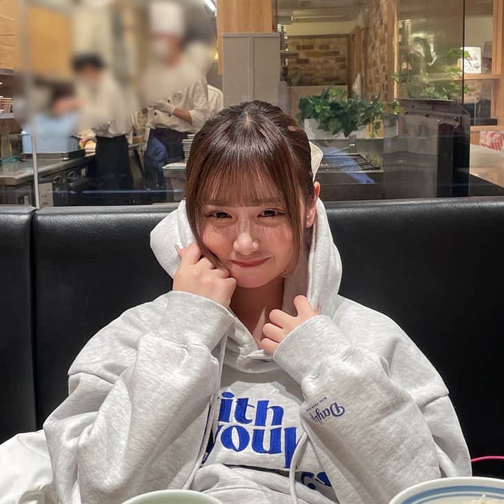 のインスタグラム：「パーカー好き🤍❕」
