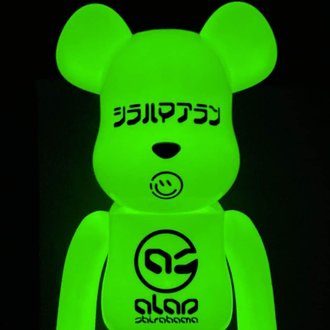 白濱亜嵐さんのインスタグラム写真 - (白濱亜嵐Instagram)「🟢ひかるくまさん🟢  @medicom_toy  #bearbrcik  logo by @number3__」12月4日 13時06分 - alan_shirahama_official