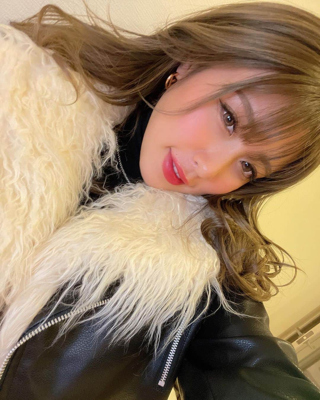 りなさんのインスタグラム写真 - (りなInstagram)「( ˙ᒡ̱˙ )  #gyda」12月4日 17時30分 - riri03032525