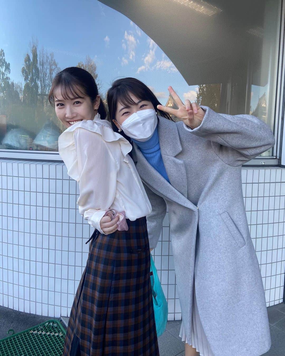 のインスタグラム：「答えは B!! 西尾ちゃん🐶 @nanami_nishio でした♪  撮影はぬっくん！いつもありがとう😊  濱田アナは明日のサンデーliveの取材で 早々と出て行ったのでした...✏️🧐 . . . #メーテレ #名古屋 #アナウンサー #メーテレアナウンサー #西尾菜々美 #島津咲苗 #年下なのに #たまにお姉ちゃんかなって #錯覚する #しっかり者です #😌」