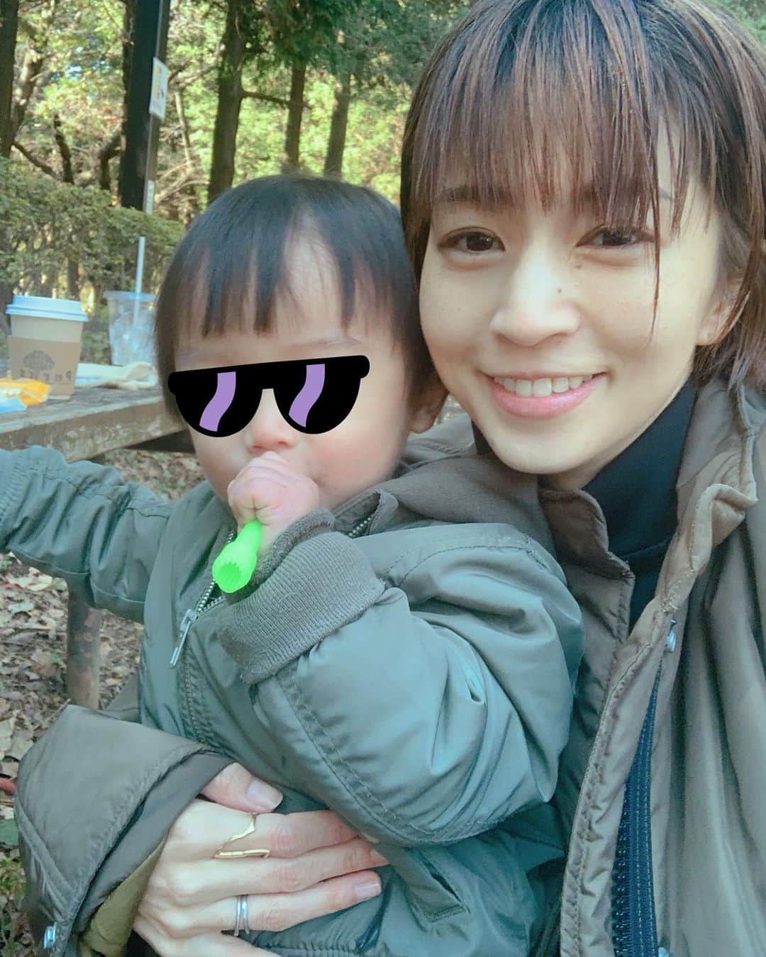 安田美沙子さんのインスタグラム写真 - (安田美沙子Instagram)「早朝ランして来ました🏃‍♀️ かなり、走るのが久々でした！ 木村コーチ達が子供達も見てくださり。。。ありがたい😭  息子は、コーチに速く走るの教わるんだと気合いを入れて！  弟は終わってからシャボン玉を初めて吹いてみました🤍 大成功！「はじめて」を見れて幸せでした😭  #run #早朝ラン　#シャボン玉　#boys #mama #park #thanks @kimurayasuto #みなさんありがとうございました」12月4日 18時52分 - yasuda_misako