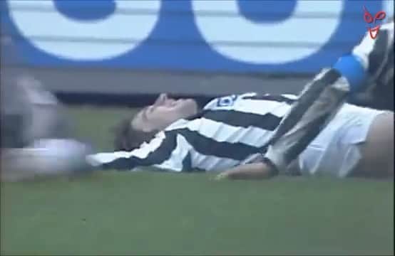 アレッサンドロ・デル・ピエロのインスタグラム：「27 years ago today… a magic moment that changed my career!! ⚽️❤️ @juventus  . #adp10」