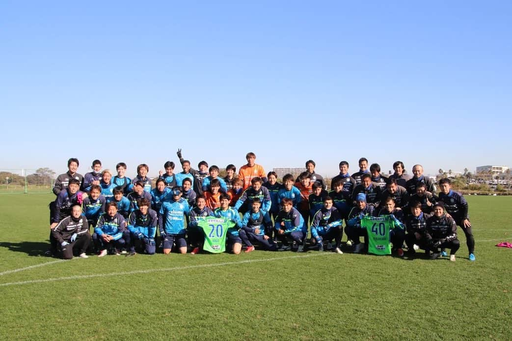 ウェリントン・ルイス・デ・ソウザのインスタグラム：「End of the season… despite all hard time we faced as a team, the main goal which was remain at Jleague, was achieved. I wanna say thank you very much to all Bellmare fans your support helped us during all this year! 💚💙」