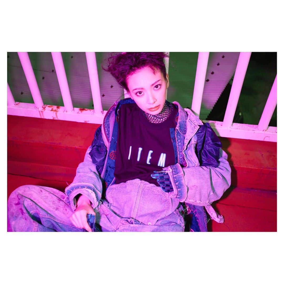 工藤大輝のインスタグラム：「@item_officialstore Season 0 launched.  Director / @da_ice_taiki Model / @tanaka_hinako  Photo / @sanomadoka_photo  Stylist / @go_momosee Hair&make up / @akihito_hayami  #itemtokyo」