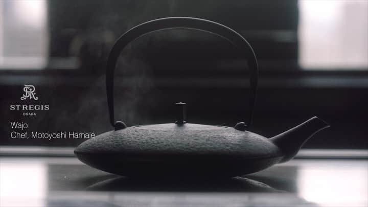 The St. Regis Osakaのインスタグラム：「カリナリー・ジャーニー　美食の旅へ 和城　「草庵 シェフズ・テーブル」  シェフ濱家が希少価値の高い石垣島産のきたうち牧場プレミアムビーフと、関西で生産された新鮮な食材を使って、ユニークな食体験を提供します。ソムリエが選び抜いた5種の日本酒・赤ワインと料理のペアリングで、美食と美酒に浸る至高のひと時を。この体験は、桃山時代に発展した茶の湯からインスピレーションを得た、時代を超えたラグジュアリーのエッセンスを体現しています。  Culinary Journey - A Gastronomic Discovery Wajo - "Soan Chef's Table"  The essence of luxury is timeless discoveries. Like a pilgrimage back into history, Wajo embodies the evolution of luxury from the Momoyama period tea ceremony into modern times. Chef Hamaie offers a fusion of rare and valuable cuts of Kitauchi Farm Premium Beef raised in Ishigaki Island and fresh produce unique to Kansai. Paired with five selected Japanese Sake and red wines, perfect your endeavor in the gastronomic pleasures.」