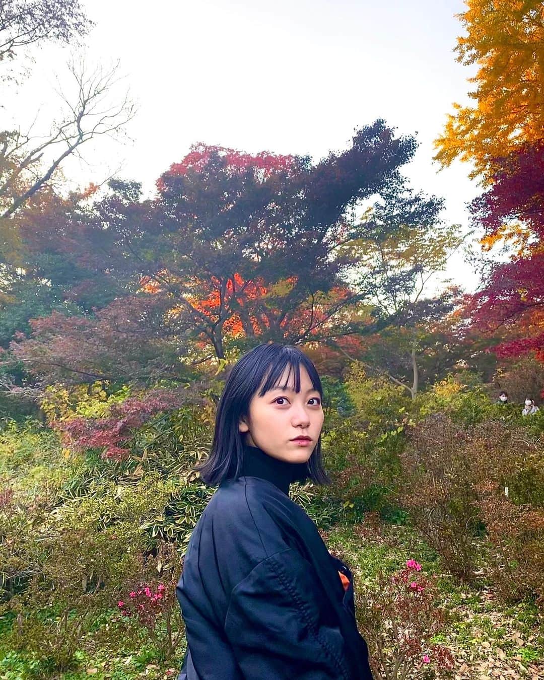 工藤綾乃のインスタグラム：「✌️🍁」