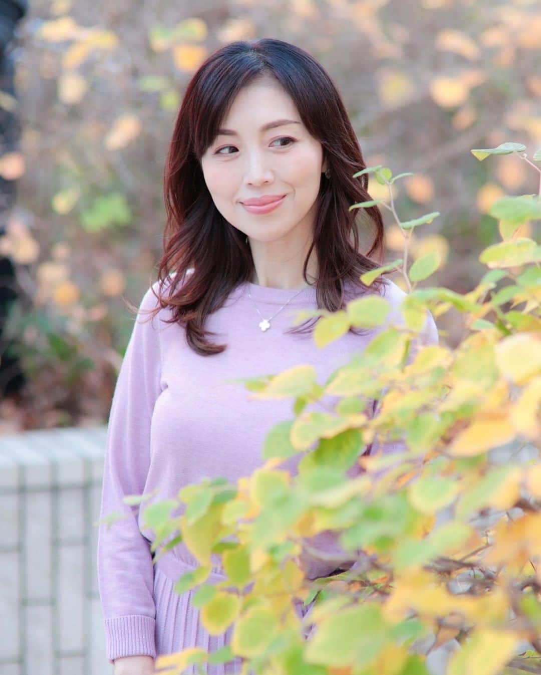 ImotoEtsuyo さんのインスタグラム写真 - (ImotoEtsuyo Instagram)「#おはようございます  ・ ・ 良い天気。 今日はお出かけします🎵 ・ 良い一日をお過ごしください。 ・ #ワンピース ➡︎ @lialapg  #ネックレス➡︎ @vancleefarpels  #shoes ➡︎ @lanvin_en_bleu_womens  ・ @matsuda440  #ootd #fashion  #onepiece  #休日  #日曜日  #きれいめコーデ  #大人コーデ  #シンプルコーデ  #大人可愛い  #コーデ #ポートレート #美肌 #白肌 #透明感」12月5日 7時51分 - bisuhada