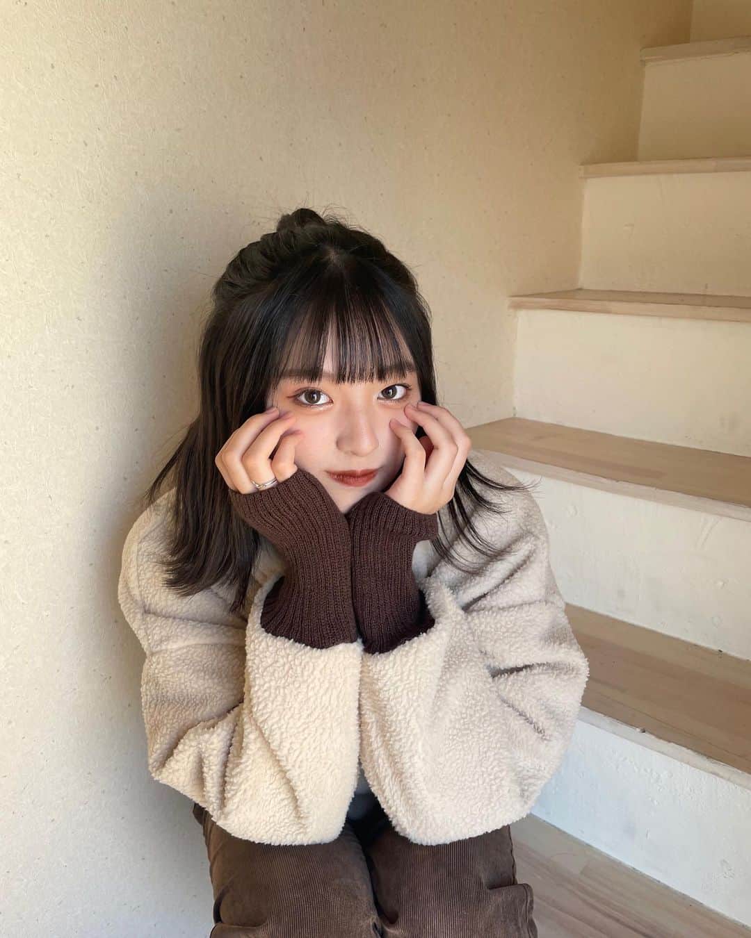 のインスタグラム：「可愛すぎるお洋服☁* カメラマンこころ氏📷   #秋コーデ  #冬コーデ  #ブラウンコーデ」