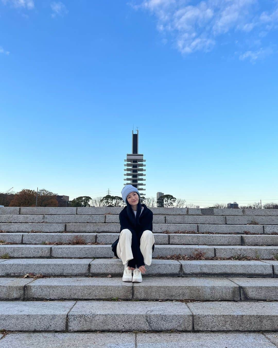 高田里穂さんのインスタグラム写真 - (高田里穂Instagram)「空が澄んでいて気持ち良いー！！！ 久しぶりにゆっくりと、外の空気に触れた気がします☺️  #ganni #knitcap #sundayfunday」12月5日 18時05分 - riho__takada