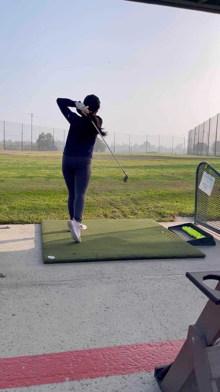 オリビア・タイのインスタグラム：「My nieces & brother & husband & cameo by @nikko_anders’ voice ✨  ⛳️ Golf 🥟 @lordempanadala  🍦 @lamichoacanasuperior  🧋 @bobaboxtea  🩹 Bandage ripping by me & Genevieve」